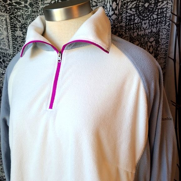 COLUMBIA..MUST HAVEEEE SWEATER - Picture 3 of 5